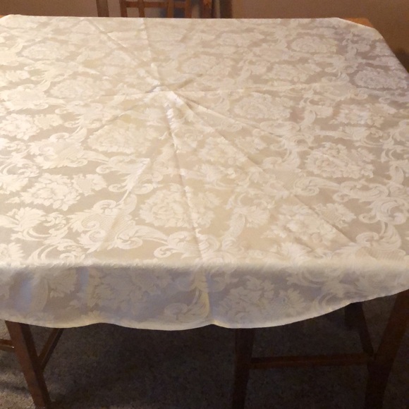 Vintage Table Cloth Set - Picture 2 of 12
